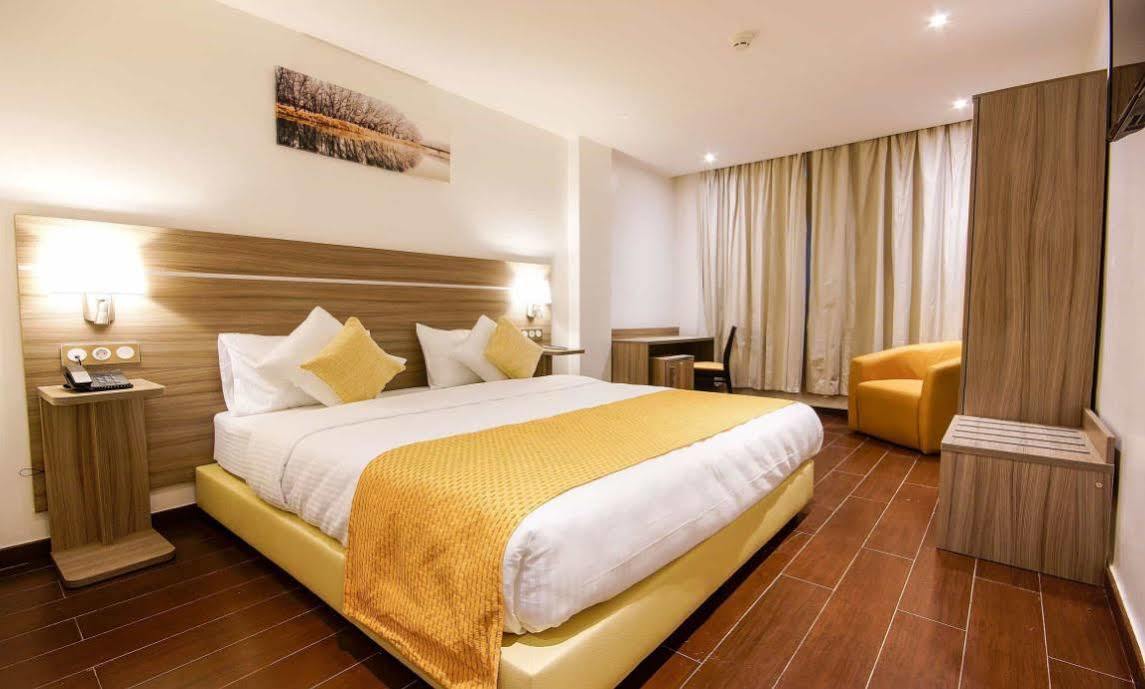 Hotel Best Night アルジェ エクステリア 写真